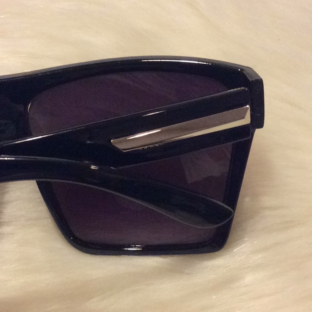 Sunglasses - Picture 2 of 6